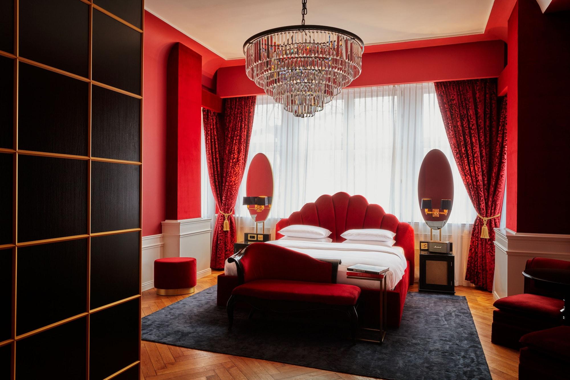 Provocateur Hotel