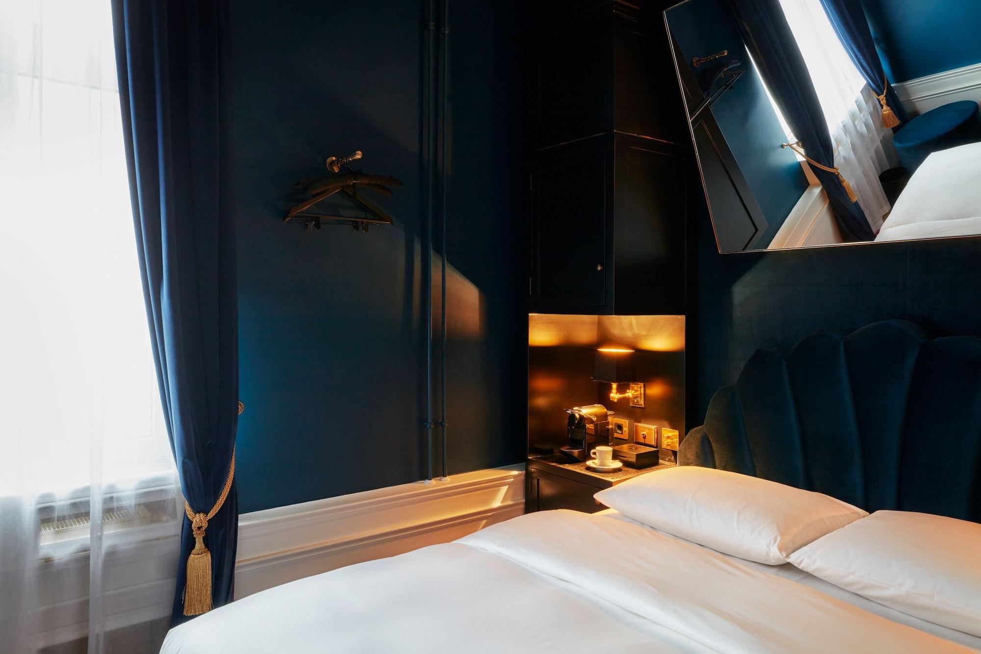 Hotel Provocateur